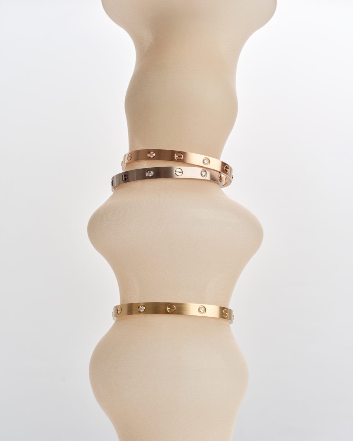 光のベールに包まれて。煌めくジュエリー8選