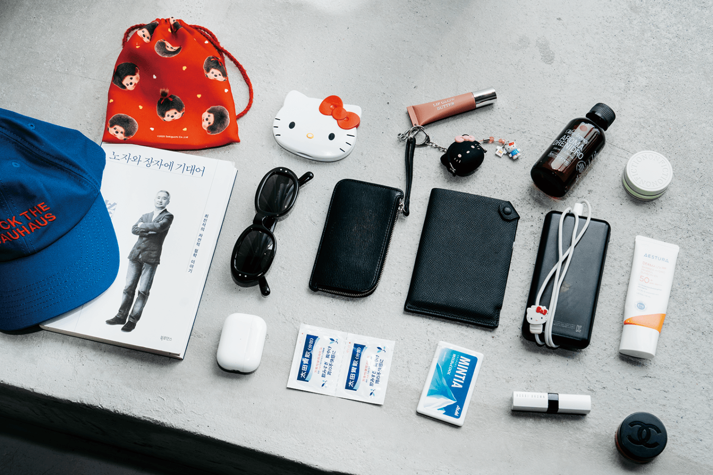 〈AMOMENTO〉デザイナー、イ・ミギョンのバッグの中身