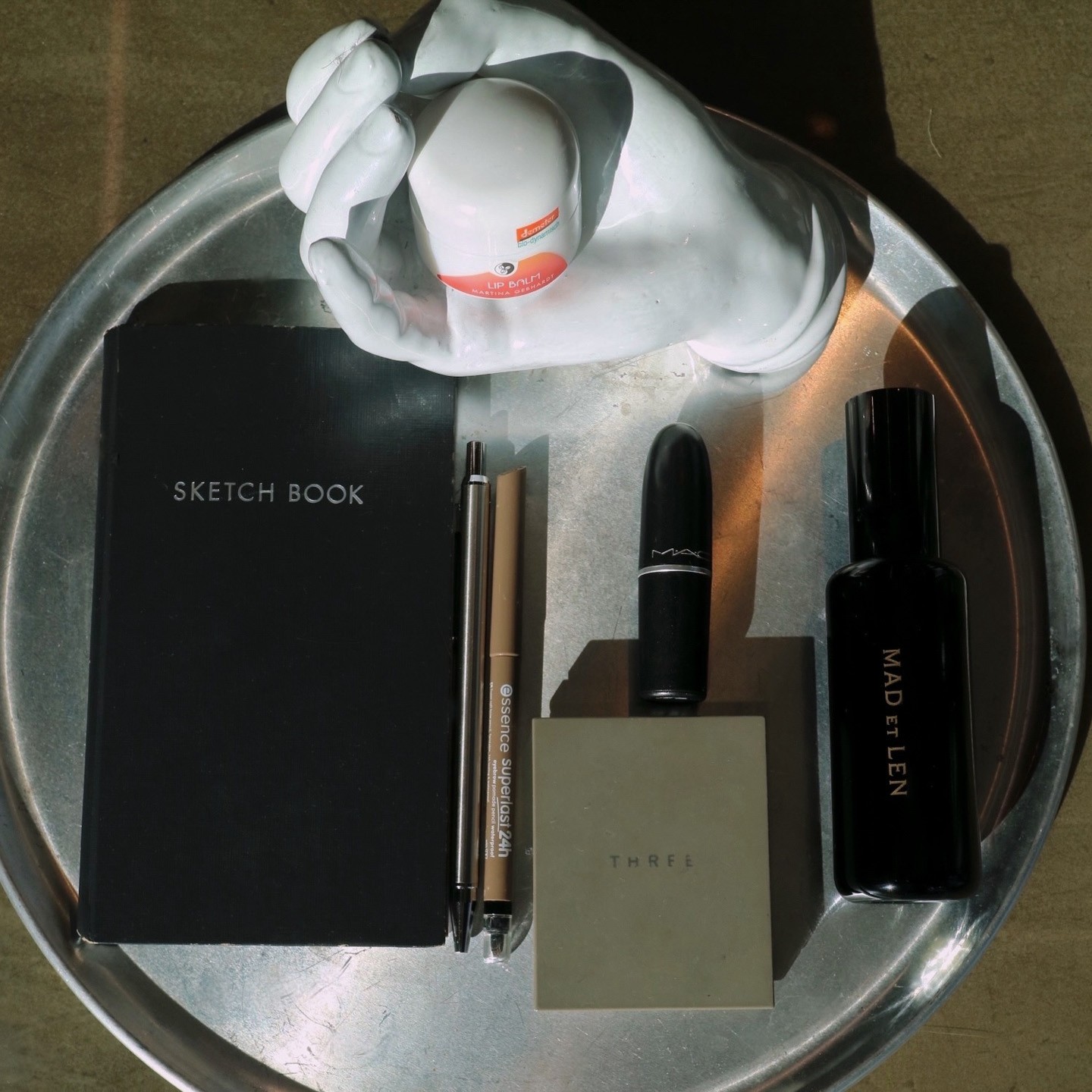 きれいな人のポーチの中身 vol.197