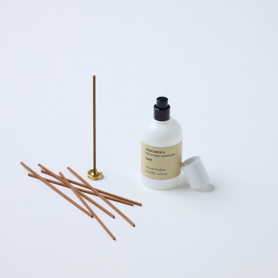 〈STUDIO NICHOLSON × Perfumer H〉の香水＆インセンス