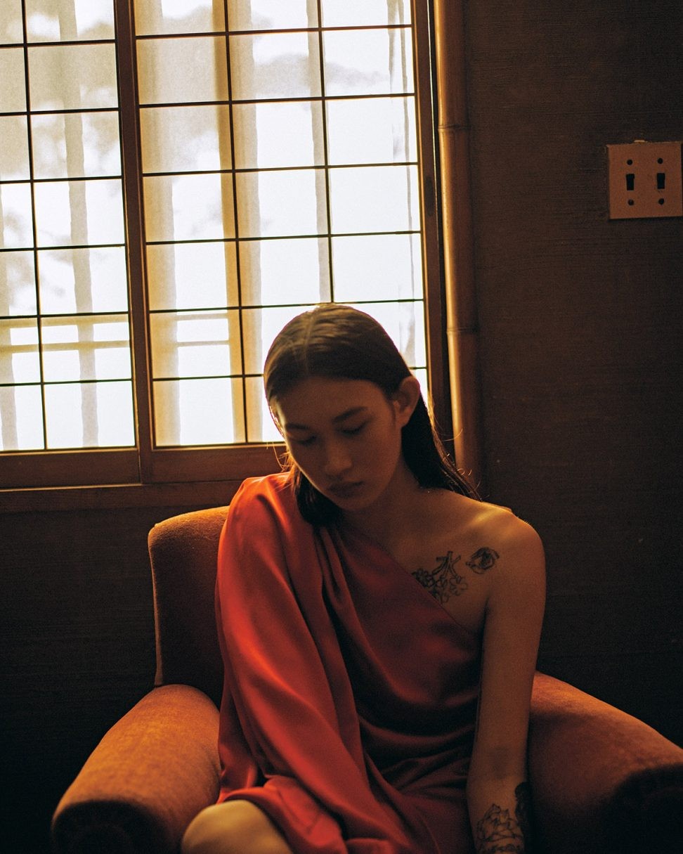 山よそおう　衣装 井伊百合子／化粧 UDA