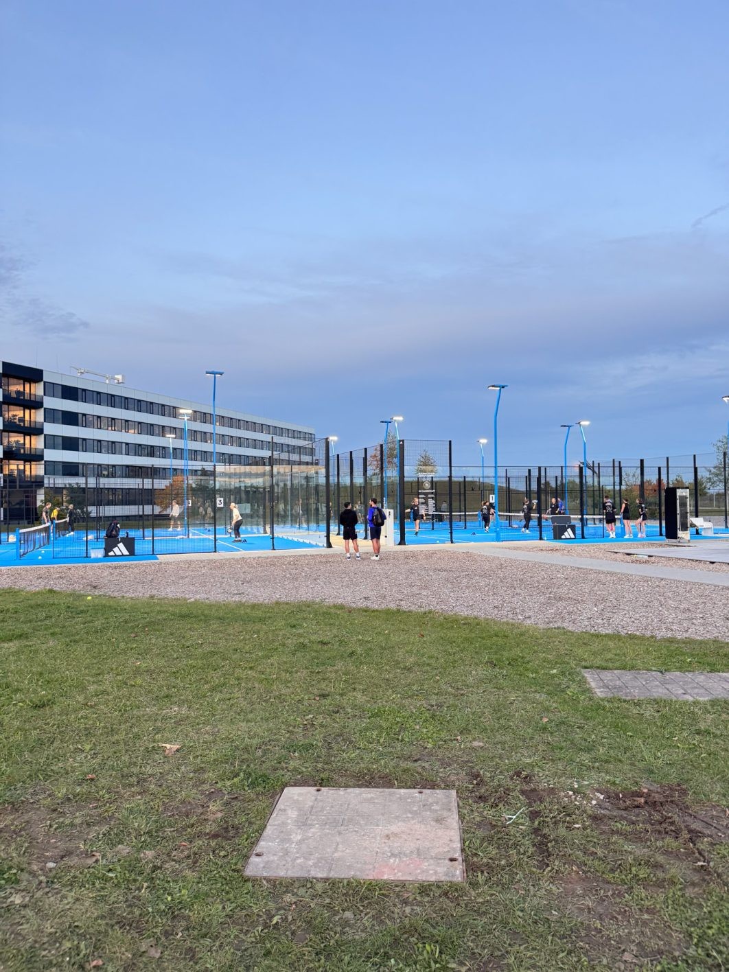 自由でオープンな空間 ドイツ本社に到着 - Slide:10