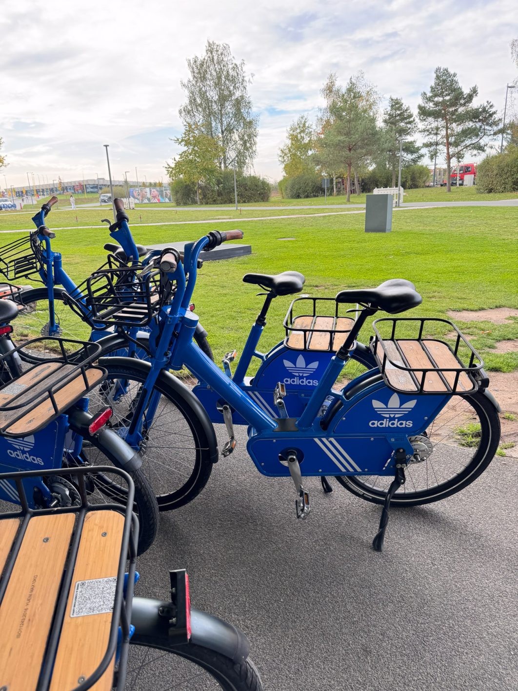 自由でオープンな空間 ドイツ本社に到着 - Slide:3